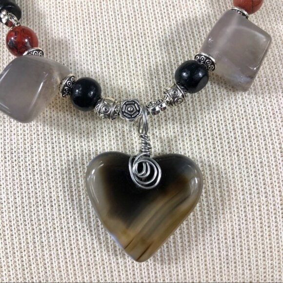 Smoky Banded Agate Heart Beaded Necklace - Picture 4 of 7
